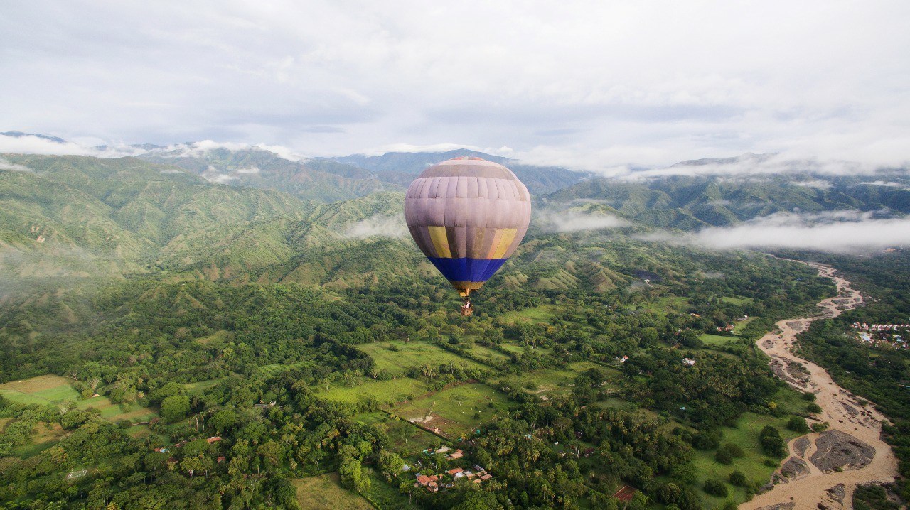 LUCHTBALLONVLUCHT EN COCOA WORKSHOP