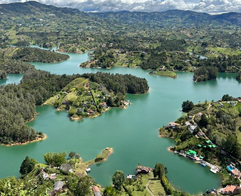 Guatapé en rots El Peñol